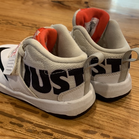 Nike team hustle 8 size 7 child - Picture 6 of 10